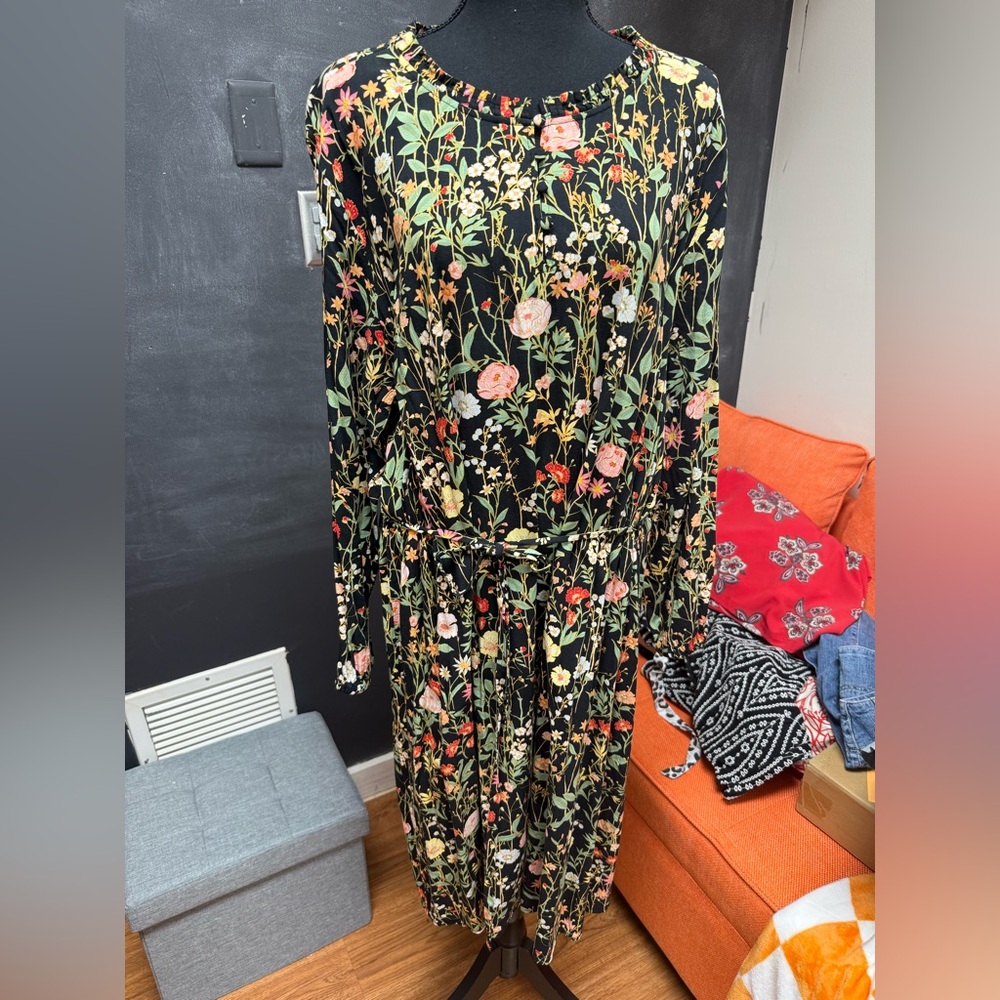 LOFT Plus Black Floral Dress